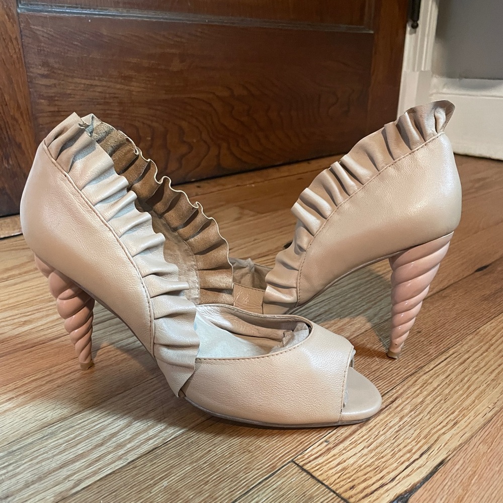 Jeffrey Campbell Retro Michelle Unicorn Heels sz 8 tan nude peeptoe vintage pump